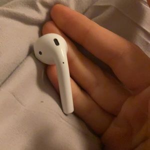 LEFT airpod